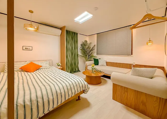 강동역 도보8분 길동역 도보8분 공항버스 8인 2br 5beds Soom *